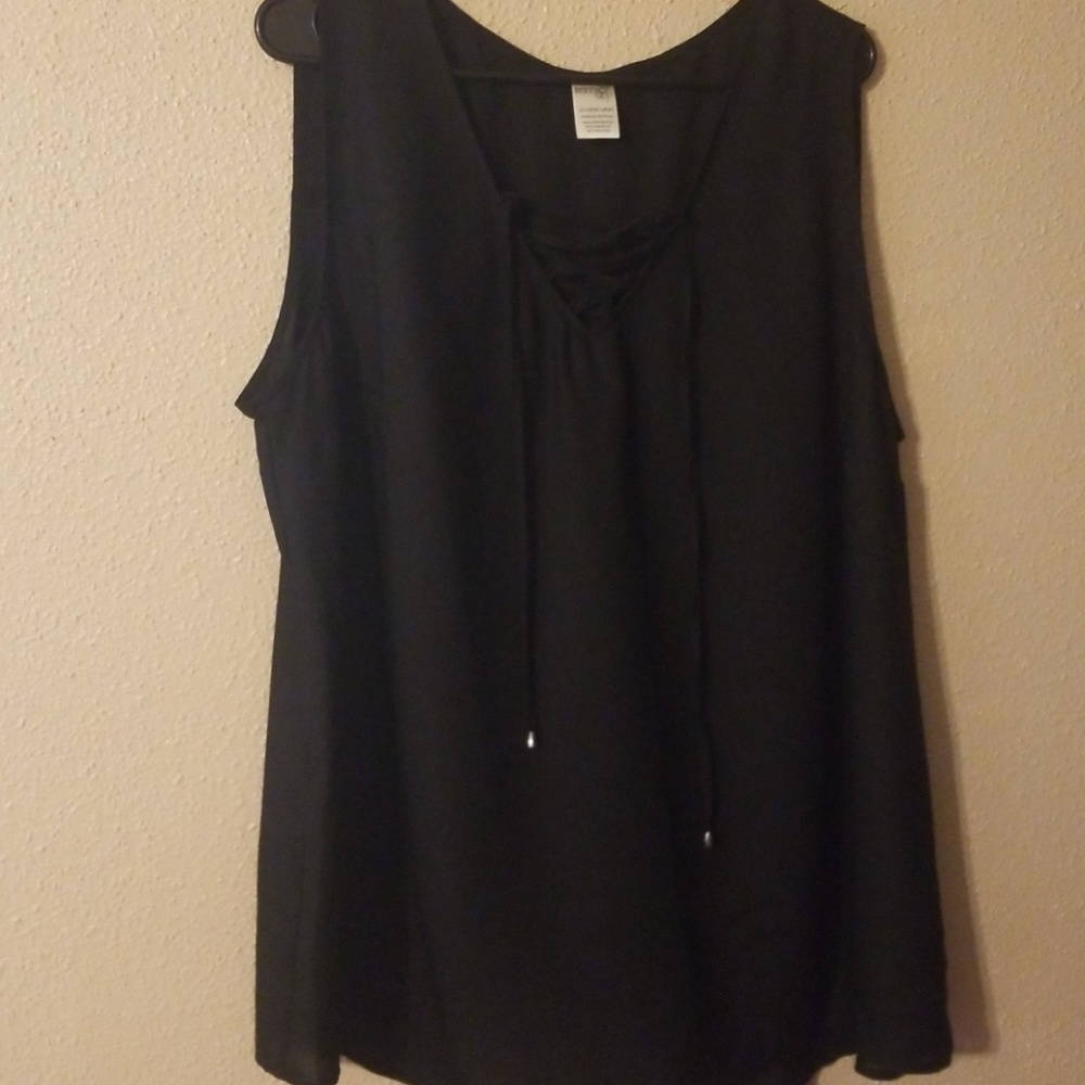 Set of 2 terra and sky tank tops